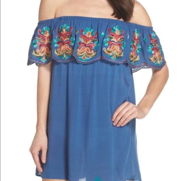 Surf Gypsy Tops - NWT Nordstrom’s Surf Gypsy Denim Embroidered Top M